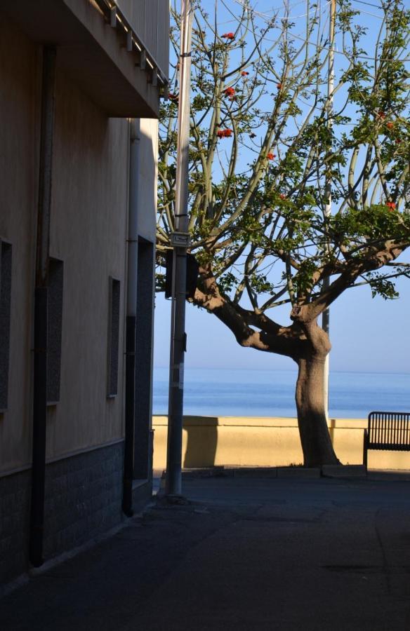 I Tesori Del Mare Bed & Breakfast Letojanni Luaran gambar